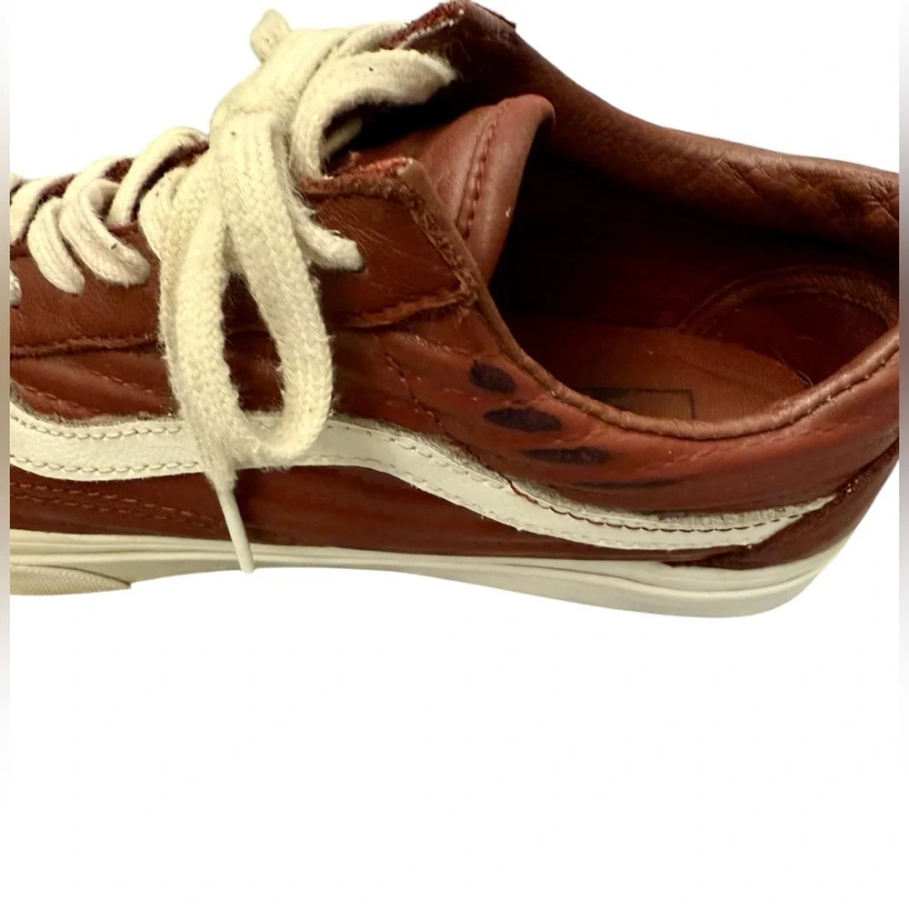 Vans White and Burgundy Old Skool Leather Size 7 Men’s 5.5